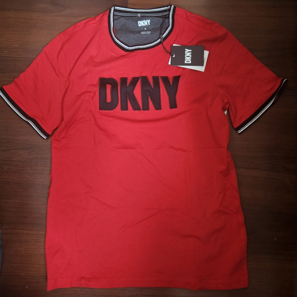DKNY Red Men's T-shirt Short Sleeve DK14SK1717 Size Small $49.50